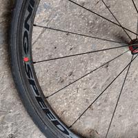 Ruota carbonio anteriore 