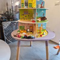 Mutable con casa delle bambole, sedia e accessori