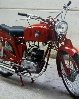 MV Augusta 125 totalmente restaurata e mai usata