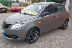 Lancia Ypsilon 1.2 69 CV 5 porte GPL Ecochic Plati