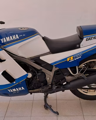 Yamaha FZ 750