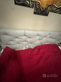 Letto matrimoniale con contenitore