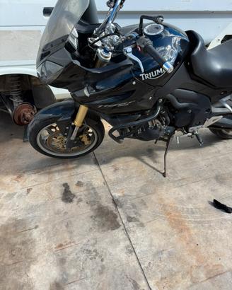 Triumph tiger 1050