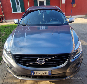 Volvo XC60 R-DESIGN