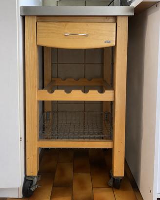 Carrello da cucina in cucina