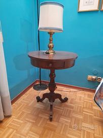 tavolino piano tondo stelo lavorato 3 gambe