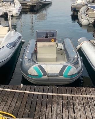 Gommone capelli lancer