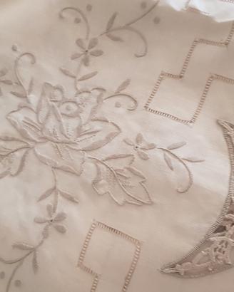 Tovaglia ricamata beige x 12