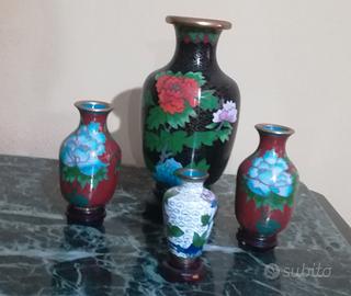 Vasetti cinesi fatti e dipinti a mano 