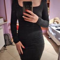 Abito a tubino nero attillato 