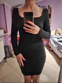 Abito a tubino nero attillato 