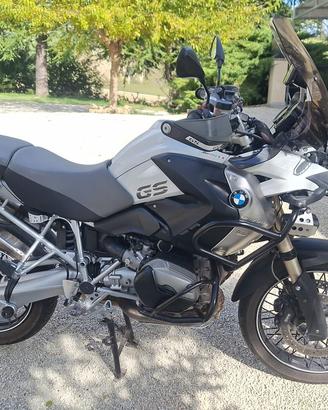 Bmw gs 1200 alpine white