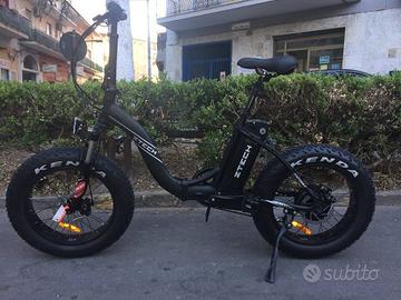 Fat bike pedalata assistita pieghevole elettrica