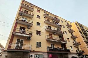 3 LOCALI A BARI