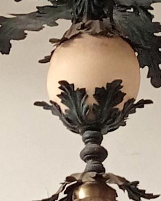 lampadario con uovo di struzzo