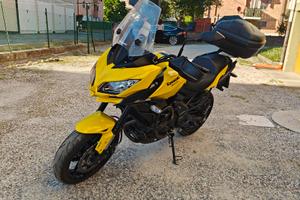 Kawasaki Versys 650 – Accessoriata e Pronta al Via