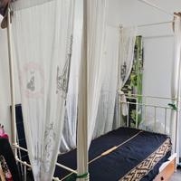 Letto a Baldacchino 