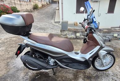 Beverly 300 anno 2019 18947 km