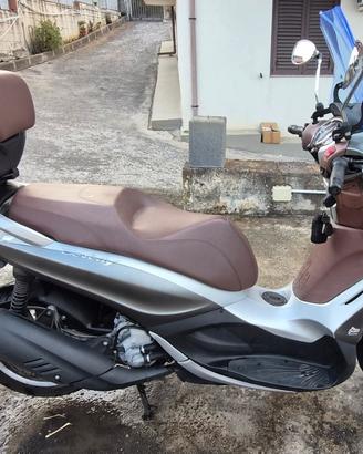 Beverly 300 anno 2019 18947 km