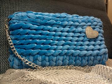 Pochette HANDMADE a uncinetto AZZURRO (BPN008)