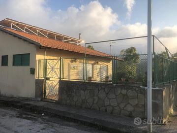 Villetta singola contrada lacco Brolo