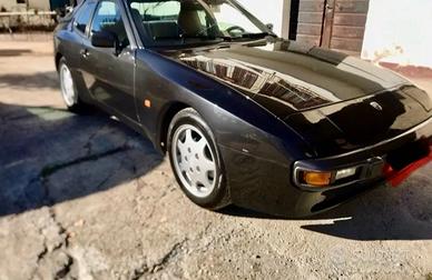 Porsche 944