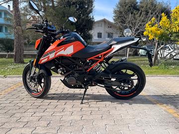 KTM Duke 125