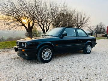 Bmw 318 is e30 - 1989