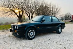 Bmw 318 is e30 - 1989