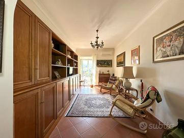 2 LOCALI A MONTE COMPATRI