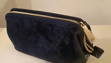 pochette SHISEIDO 