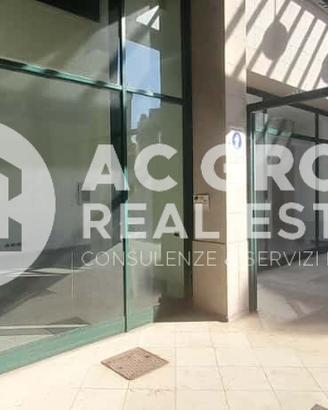 SARONNO CENTRO - SPAZIO COMMERCIALE / DIREZIONALE