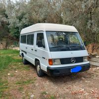 Mercedes Benz 100 MB100D