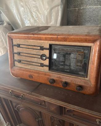 radio a valvole d'epoca modello "215"