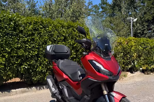 Honda ADV 350 (2024) – Come nuovo! Solo 8.600 km –