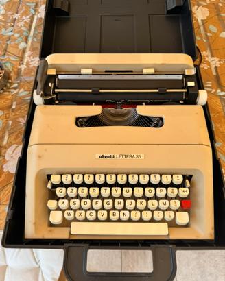 Macchina da scrivere olivetti lettera 35