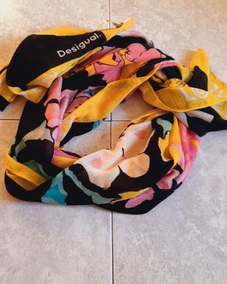 Foulard Desigual 