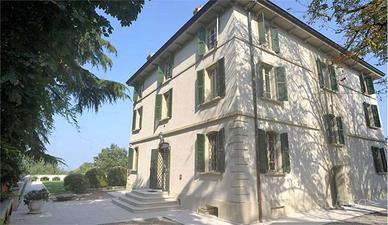 Villa di 600 m² con più di 5 locali e box auto dop