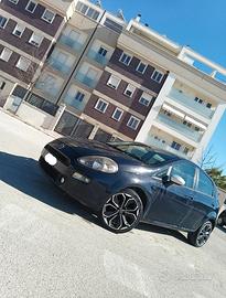 Punto 1.2 Fire 8V navi cerchi 17