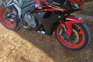 honda cbr 600rr 2011