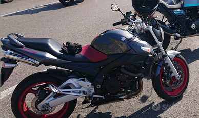 Suzuki modello Gsr 600