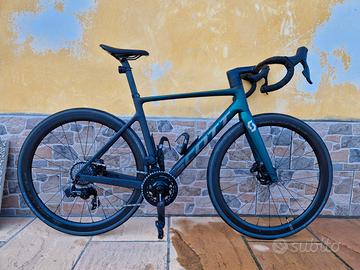 Bici da strada Scott Addict Rc 20 2024
