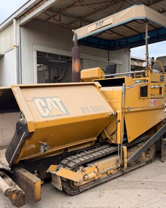 Vibrofinitrice cingolata Bitelli CAT BB 651 C