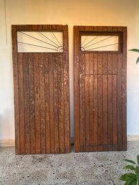 Portone antico in legno massello