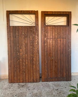 Portone antico in legno massello