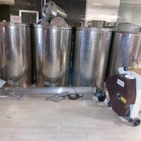 botti inox.  clochea inox .tutto per fare vino