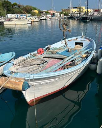 Gozzo da pesca in legno