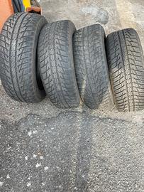 Pneumatici invernali NOKIAN 225/60R17