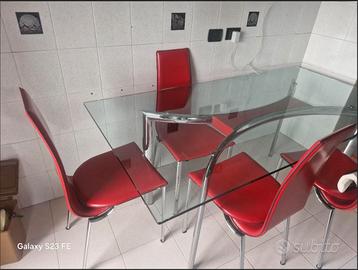 Tavolo Tonin Casa in cristallo 180×90 + 4 sedie in