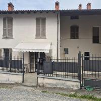 CASA SEMINDIPENDENTE A ZENEVREDO